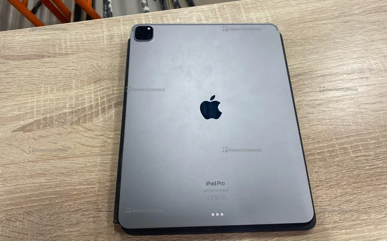 Apple iPad Pro (12,9-дюймовый)(6-го поколения)