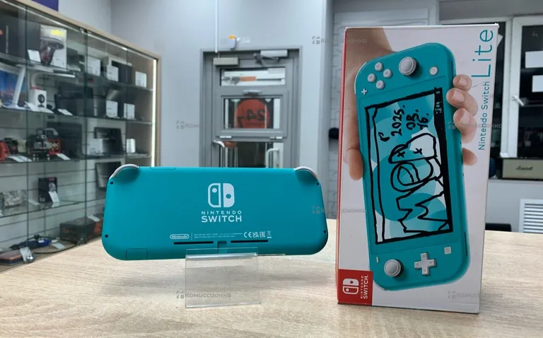 Приставка Nintendo Switch Lite .