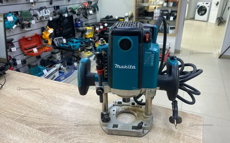 Фрезер makita RP2300FCX