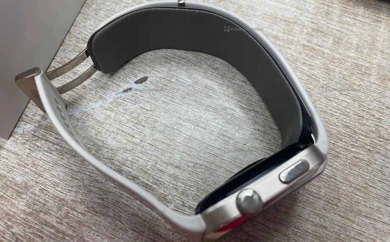 Часы Huawei Watch D2