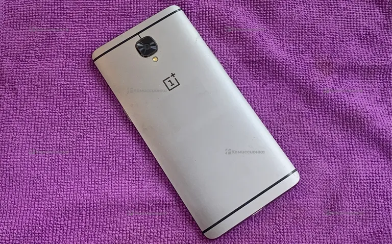 OnePlus a3003