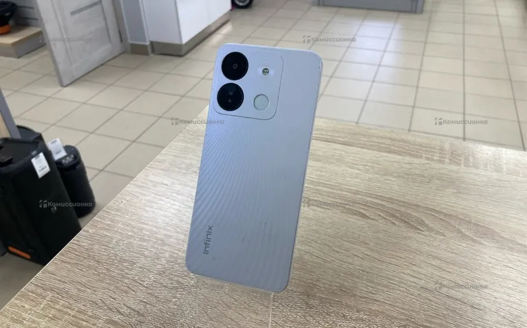 Infinix Smart 7 HD 2/64 ГБ