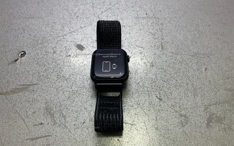 Часы  Apple Watch Series 7