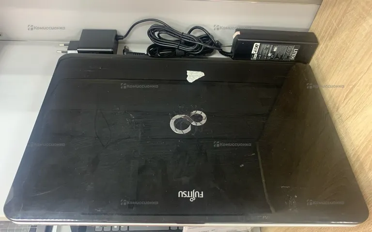 Ноутбук FUJITSU AH531
