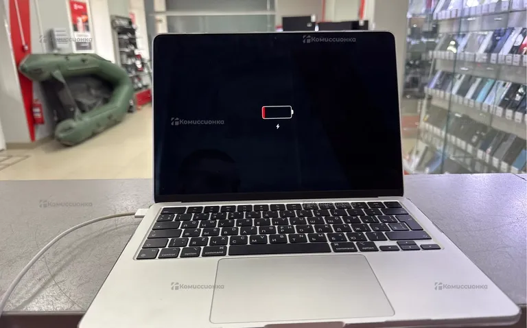 Ноутбук  MacBook Air 2022 M2