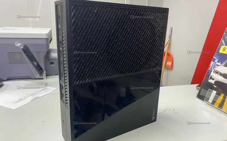 Приставка Xbox One 512