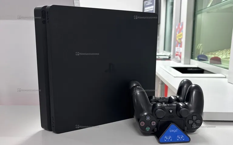 Приставка PS4. slim 1tb