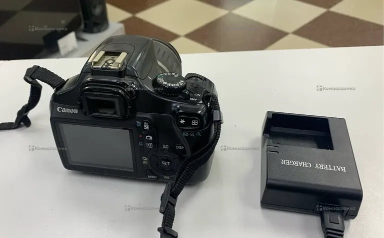 Фотоаппарат  Canon eds 1100d