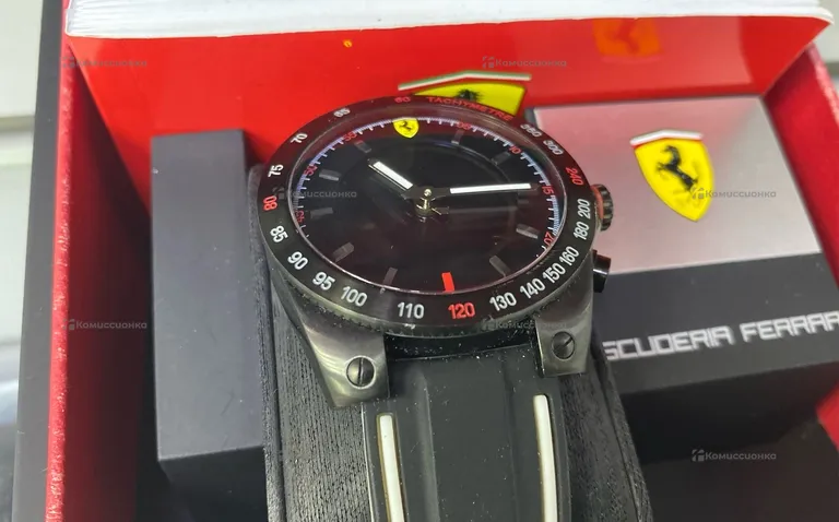 Часы  Ferrari