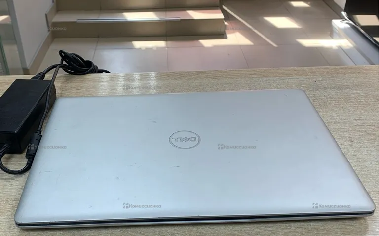 Ноутбук  Dell inspirion 3582
