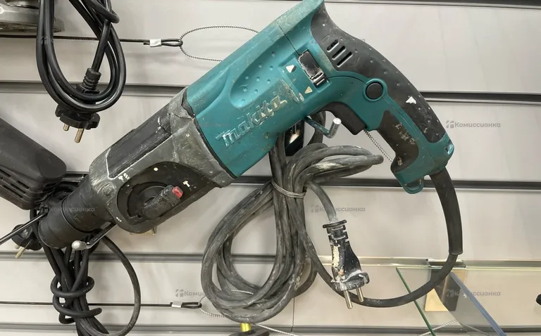 перфаратор makita HR2470