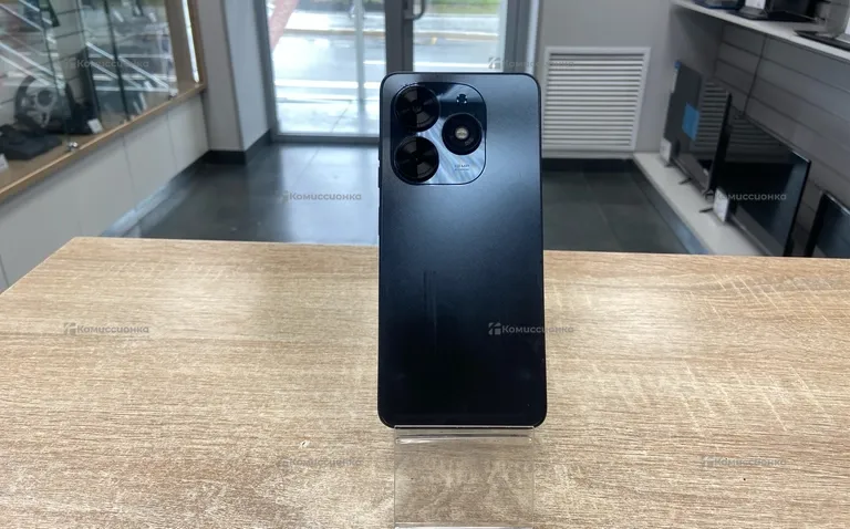 Tecno spark spark go 2024