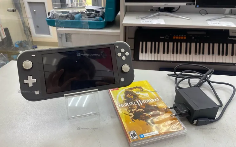 Приставка Nintendo Nintendo Switch lite 32