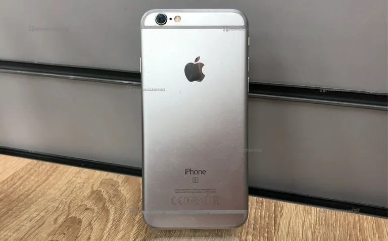 Apple iPhone 6S 16 ГБ