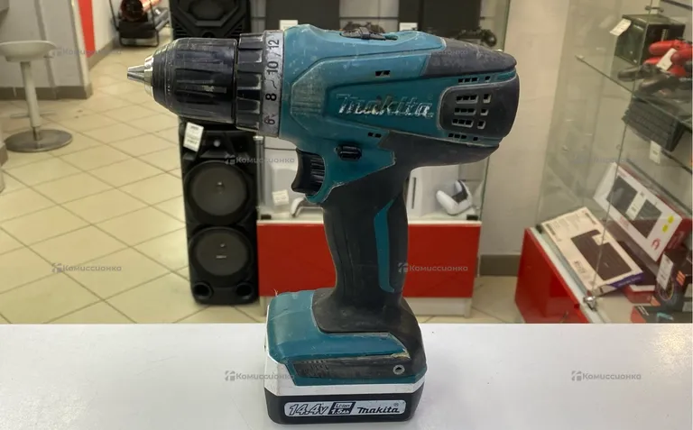 Аккумуляторная дрель-шуруповерт Makita DF347D