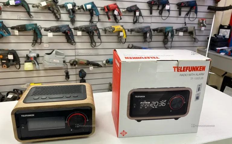 Радиоприемник с будильником Telefunken