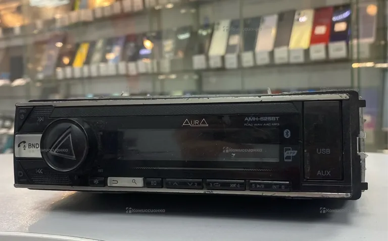 Автомагнитола Aura AMX-525BT