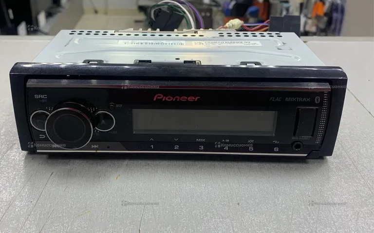 Автомагнитола  Pioner MVH-S520BT