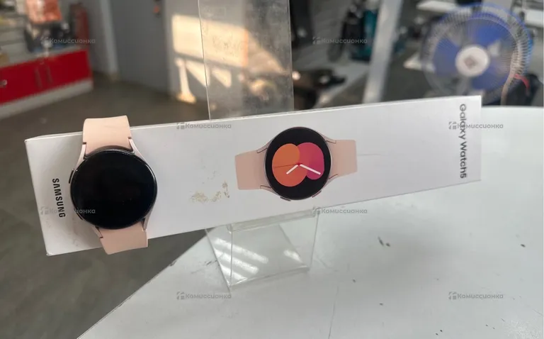 Часы Samsung Galaxy Watch 5 40