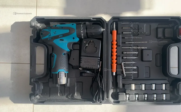 Шуруповерт Makita 12v реп.