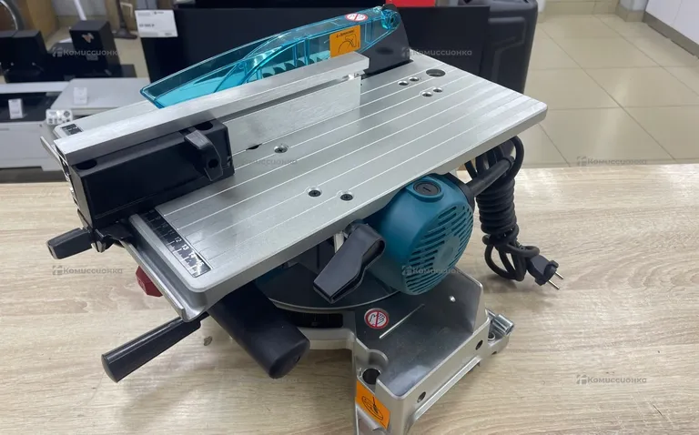 Торцовочная пила Makita LS1040FN