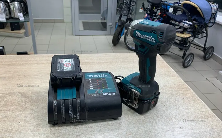Винтоверт Makita DTD153