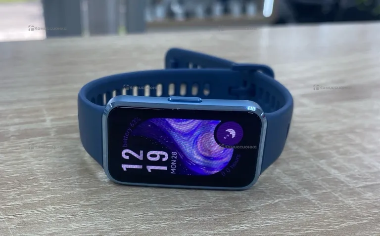 Часы  HUAWEI BAND 10