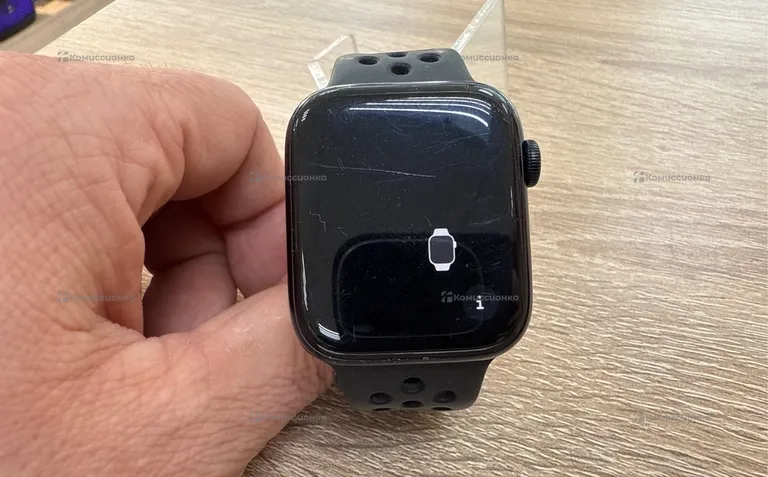Часы  Apple Watch SE 44mm