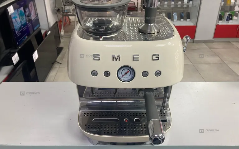 Кофемашина SMEG