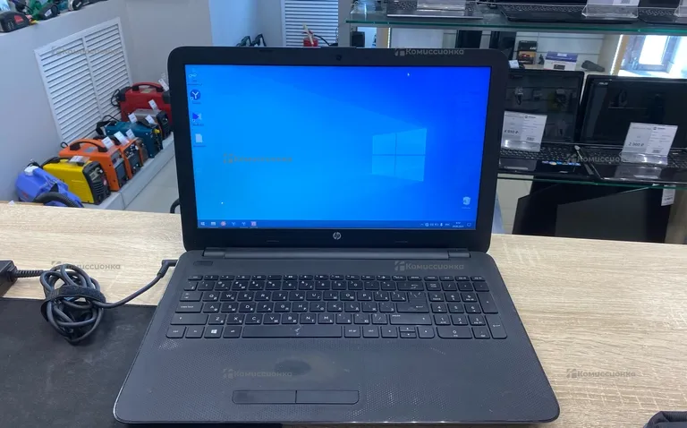 Ноутбук  HP 15-af104ur