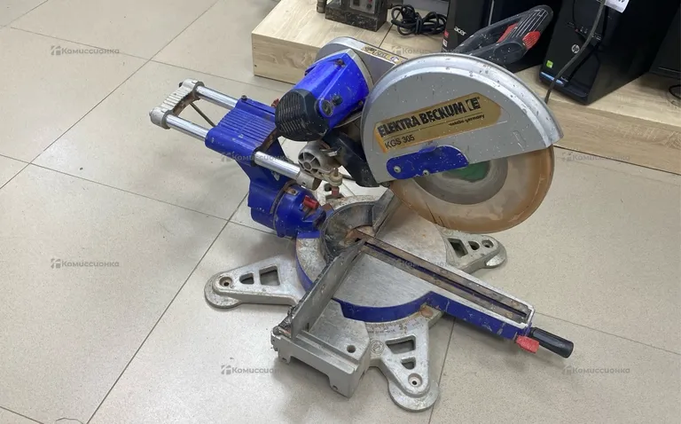 Торцовочная пила metabo KGS 305