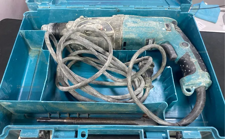 перфоратор Mikita HR2470