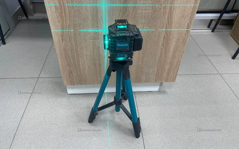 Лазерный уровень Makita green