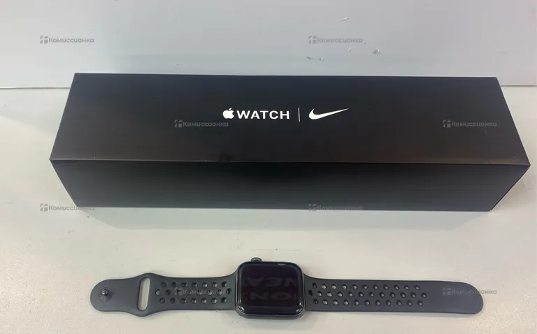Часы Apple Watch Series 5 44mm