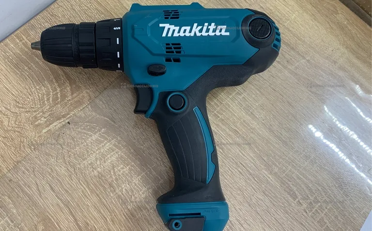 Сетевая дрель-шуруповерт Makita DF0300