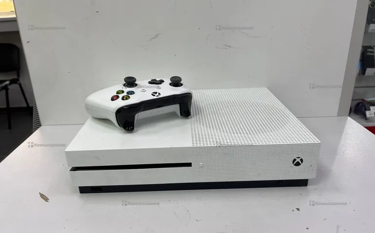 Приставка Xbox one s 500 ГБ с дисководом
