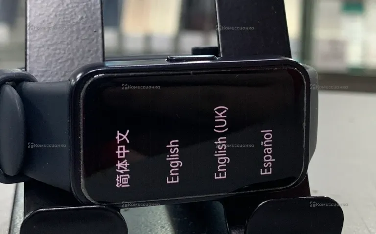 Часы  Huawei band 8