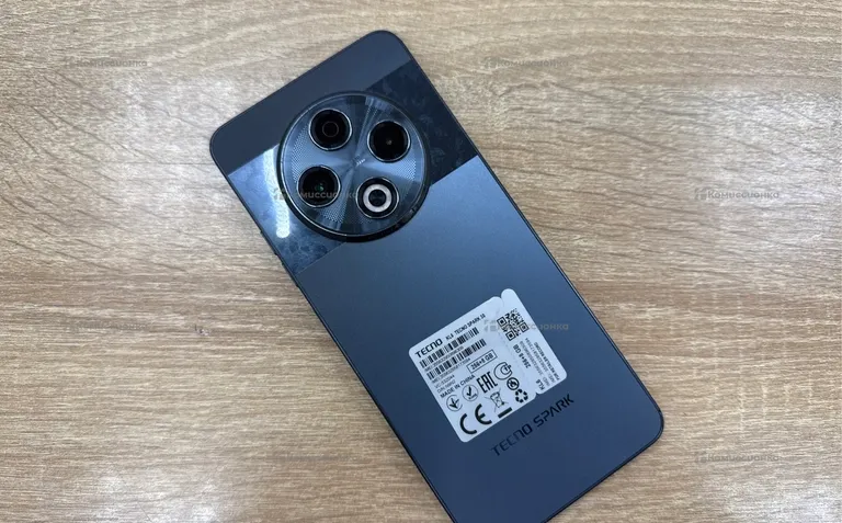 Tecno Spark 30 8/256 Гб
