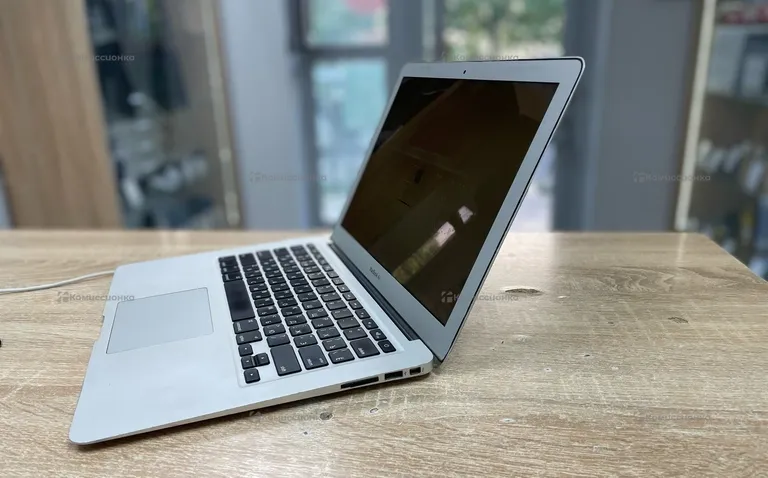 Ноутбук MacBook Air 2011