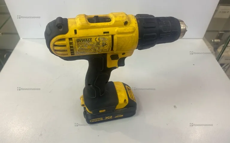 шуруповерт Dewalt DCD771 ks