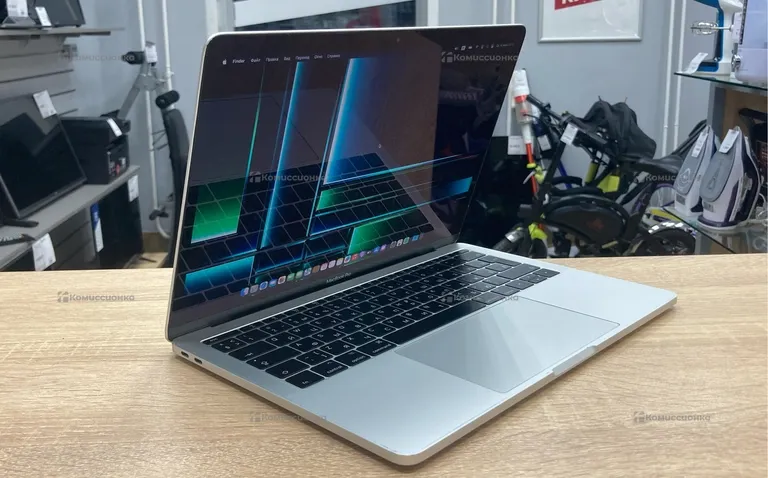 Ноутбук  Apple MacBook Pro 13 2017