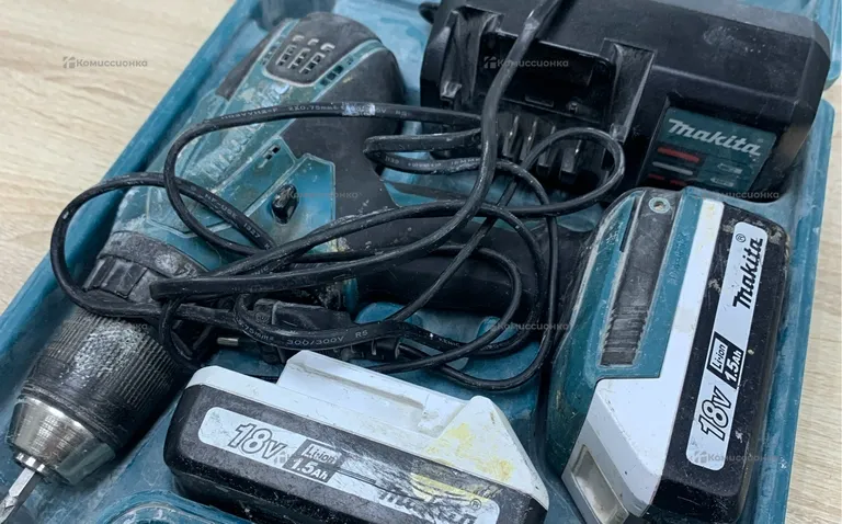 Аккумуляторный шуруповерт makita DF457D