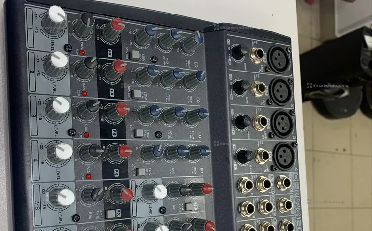 Микшер Behringer 1202FX