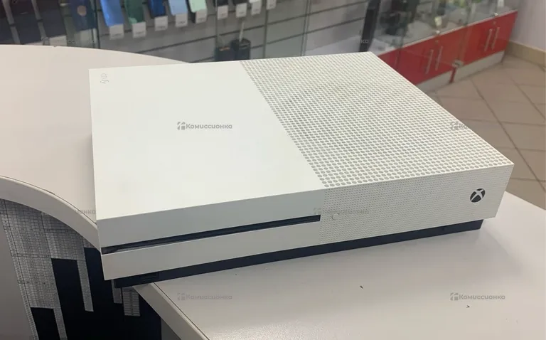 Приставка Xbox One S 1TB (С дисководом)