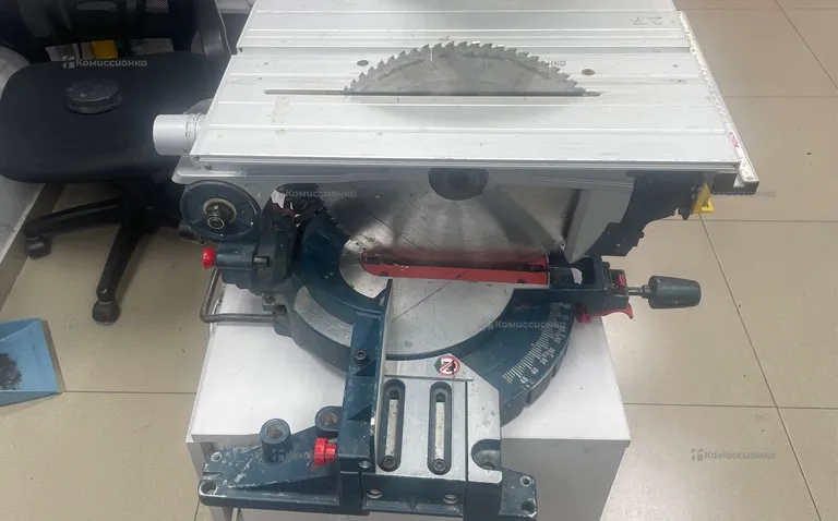 Торцовочная пила Bosch GTM 12