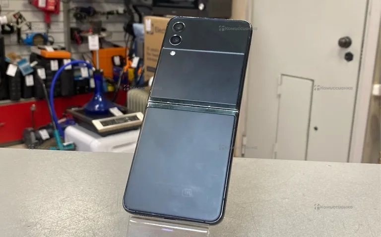 Samsung Galaxy Z Flip3