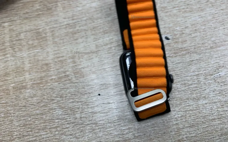 Часы  Apple Watch Nike se