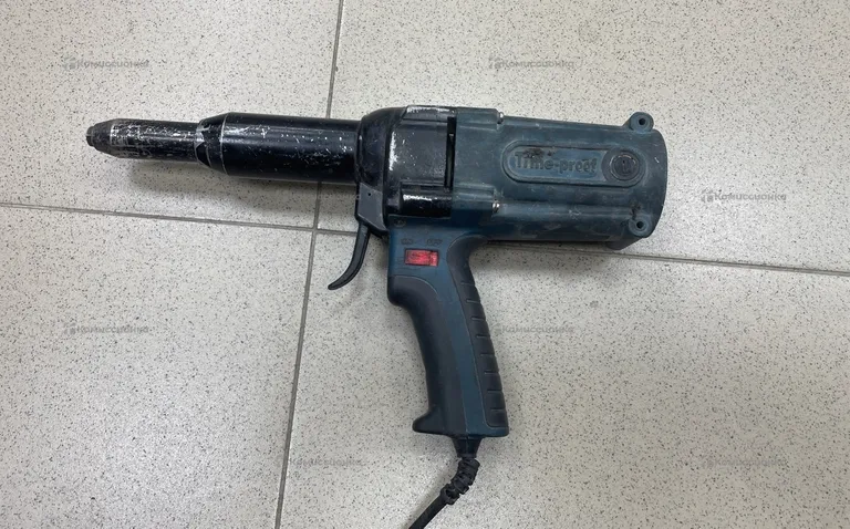 заклепочник Tac500