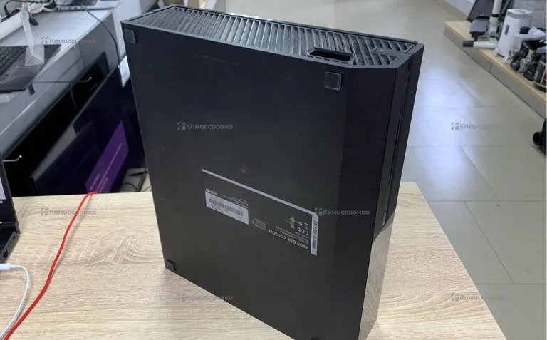 Приставка Xbox one x 500гб