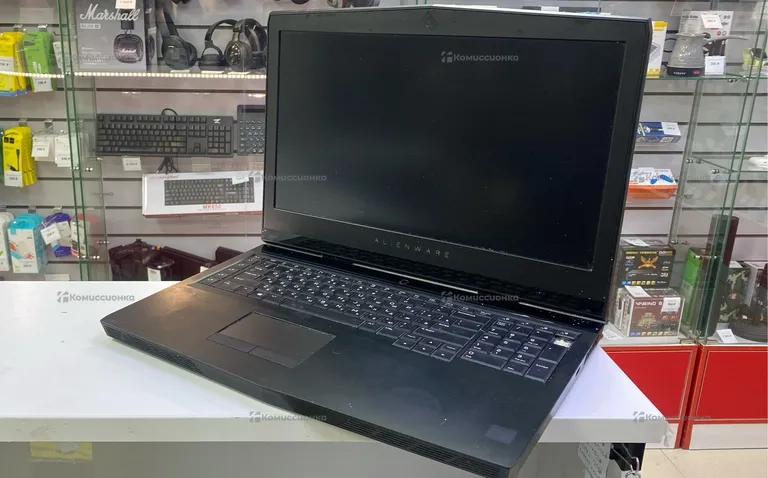 Ноутбук  Intel Core i7-7700HQ